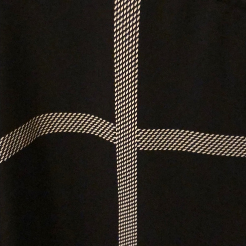 Beautiful blouse! - Picture 3 of 4